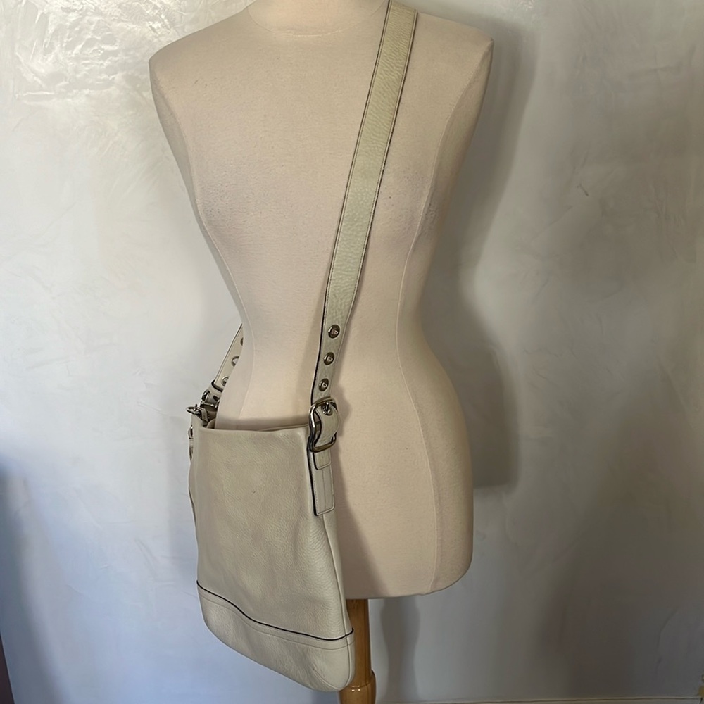 Coach 1428 Off White Pebbled Leather shoulder/Cross Body Bag adjustable strap - Picture 4 of 17